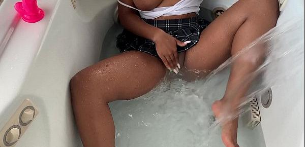  School girl fingers her pussy before she takes a hot bath